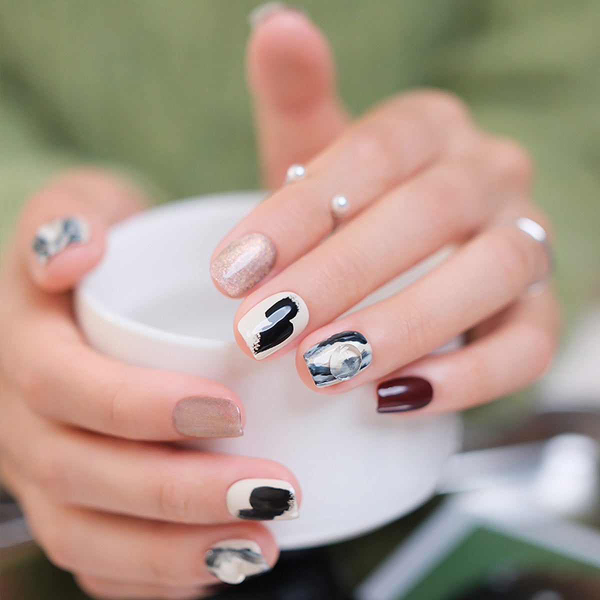 Taste | Sophisticated graceful Handmade Reusable Press-on Nails