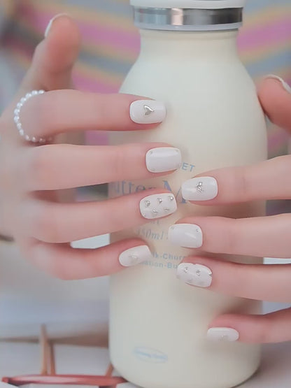 White Lovers | Graceful Handmade Reusable Press-on Nails